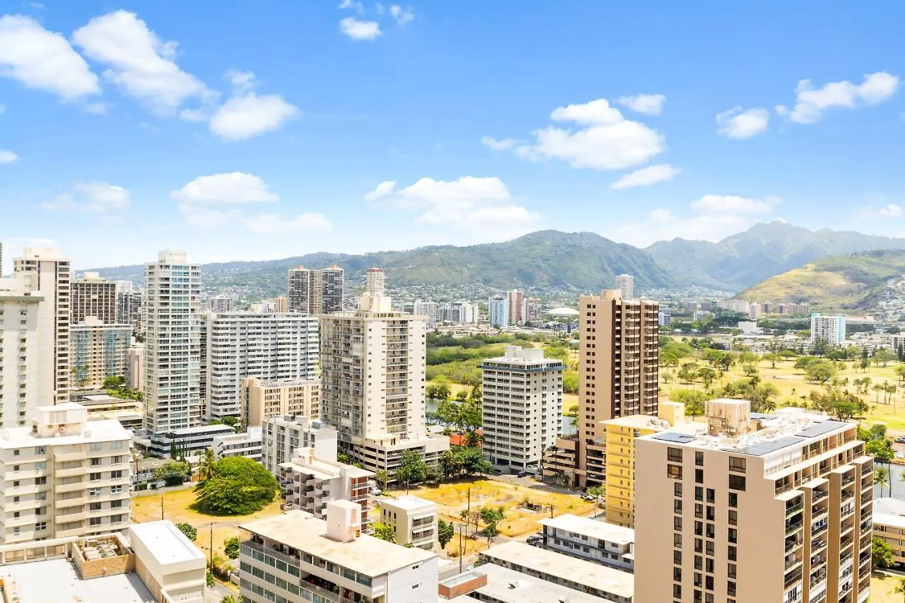 Gorgeous Condo With Ocean View, Near Beach, Free Parking Honolulu
