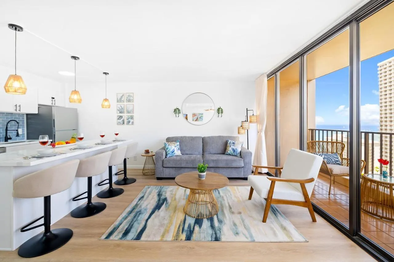 Gorgeous Condo With Ocean View, Near Beach, Free Parking Honolulu Apartment