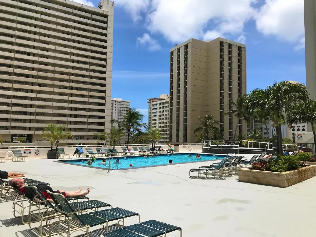 Gorgeous Condo With Ocean View, Near Beach, Free Parking Honolulu Apartment