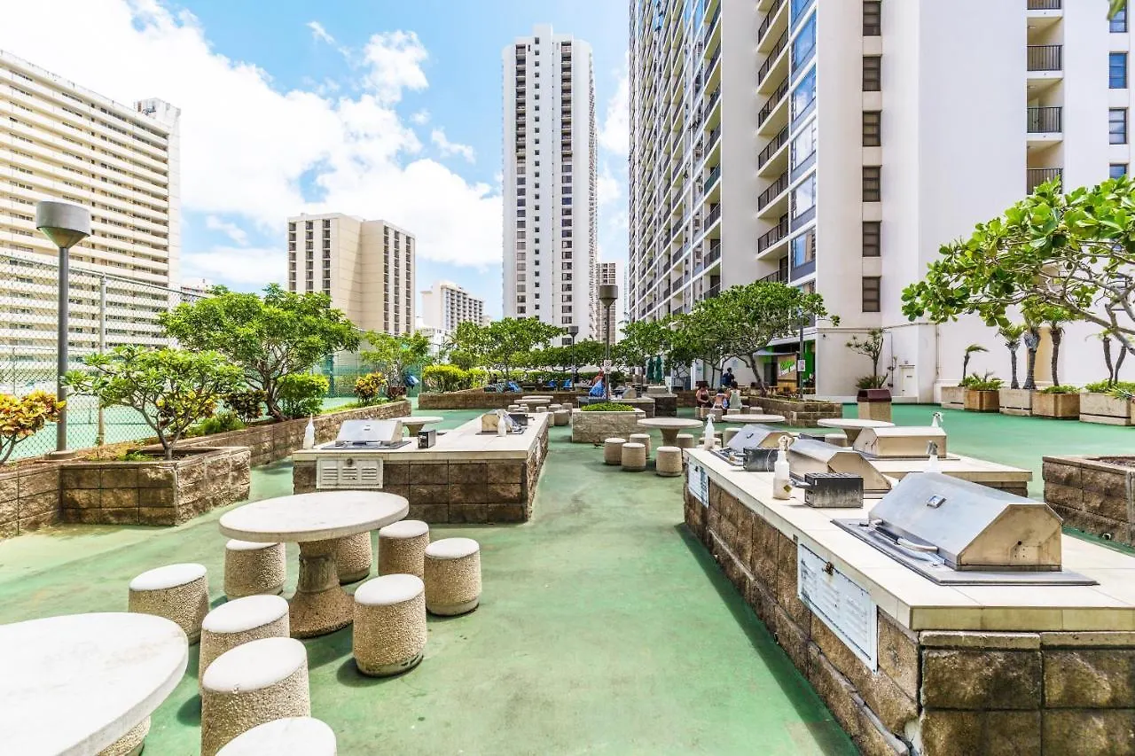 Gorgeous Condo With Ocean View, Near Beach, Free Parking Honolulu