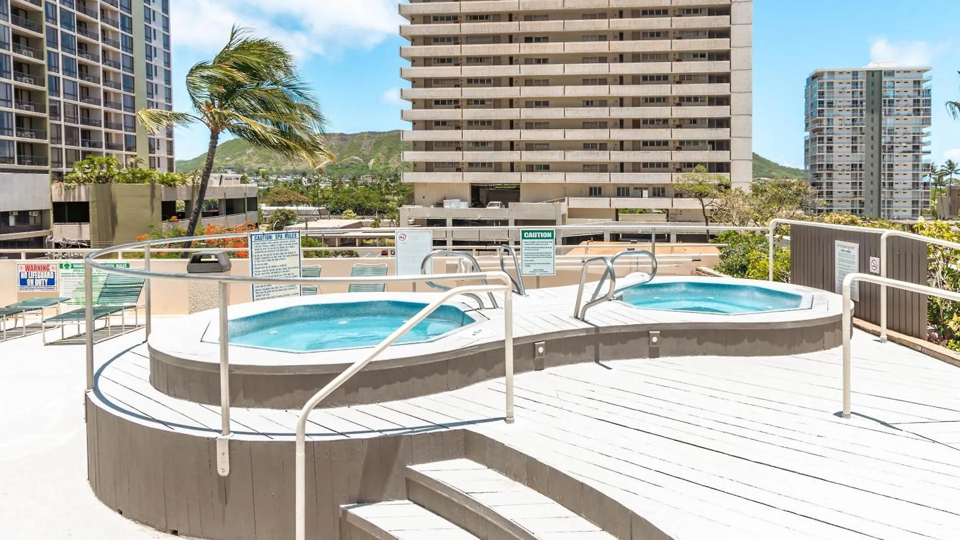 Gorgeous Condo With Ocean View, Near Beach, Free Parking Honolulu Apartment