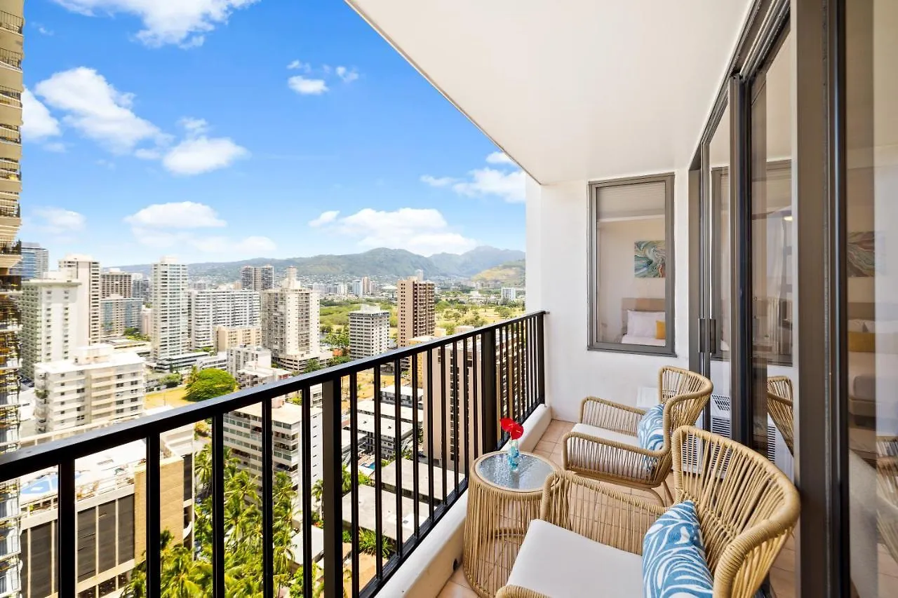 Gorgeous Condo With Ocean View, Near Beach, Free Parking Honolulu Apartment