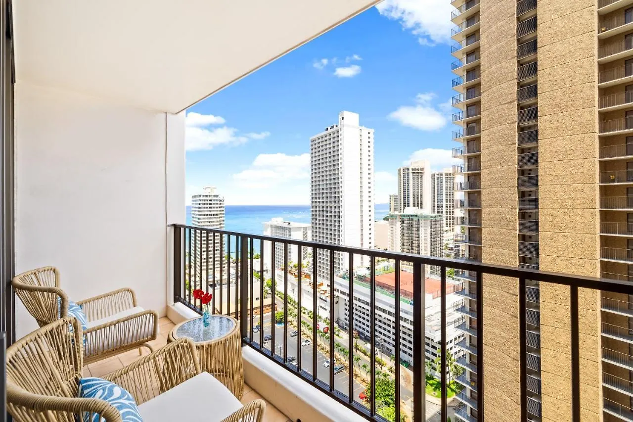 Gorgeous Condo With Ocean View, Near Beach, Free Parking Honolulu Apartment